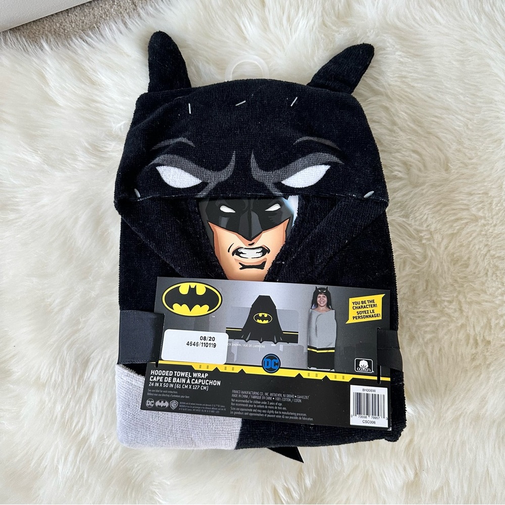 NEW Batman Hooded Towel